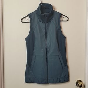 Lululemon athletica long vest, small, ? 2 or 4